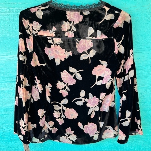 NANETTE LEPORE BLACK VELVET FLORAL BURNOUT LS BLOUSE BELL SLEEVES SIZE XS NWT - Picture 7 of 11